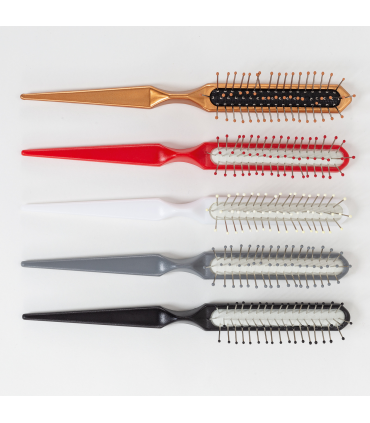 BRUSH WITH PIMPLES ELLEN WILLE red